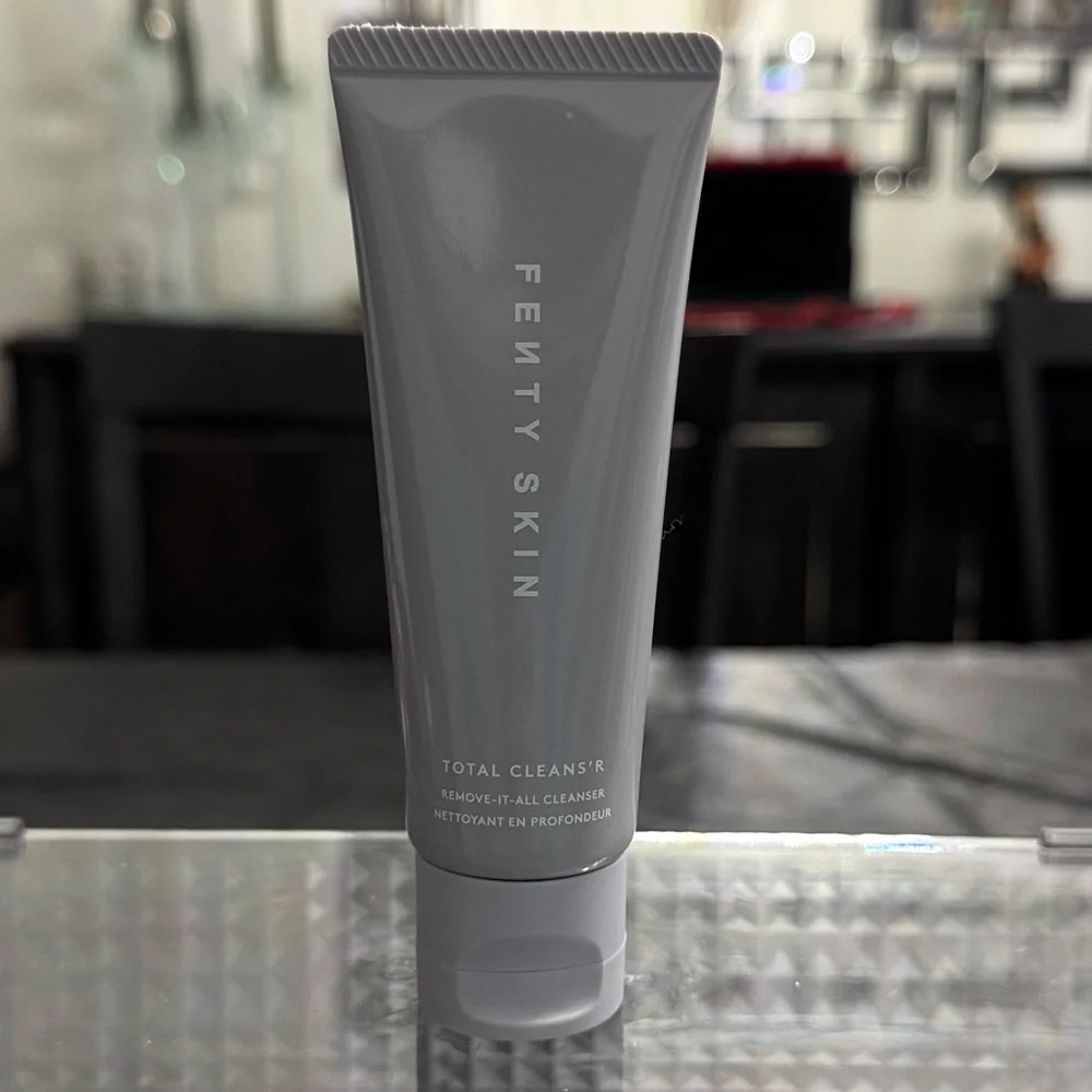 Fenty Skin Total Cleans’r Remove it All Cleanser ( NEW NO BOX)